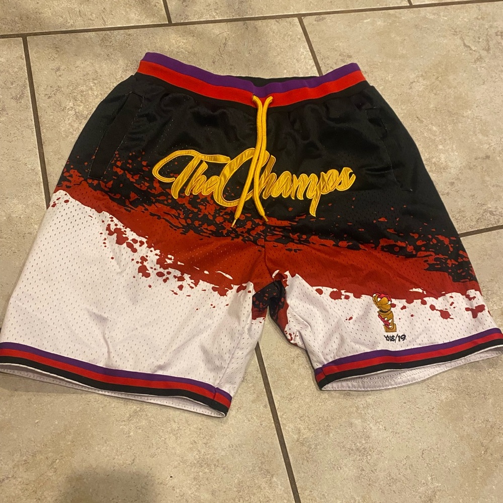 Elite drip basketball shorts size M